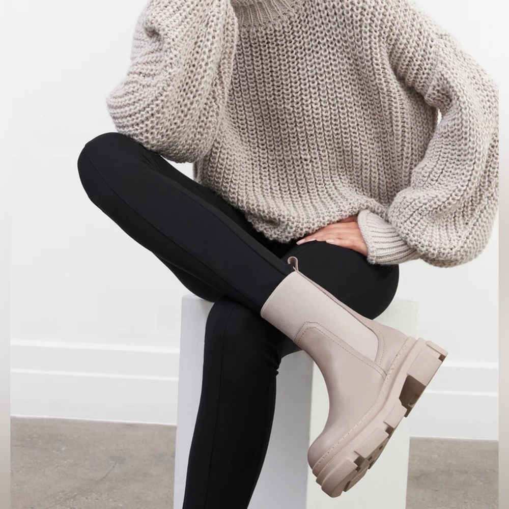 *NIB* Marcella Meer Lug Sole Boots